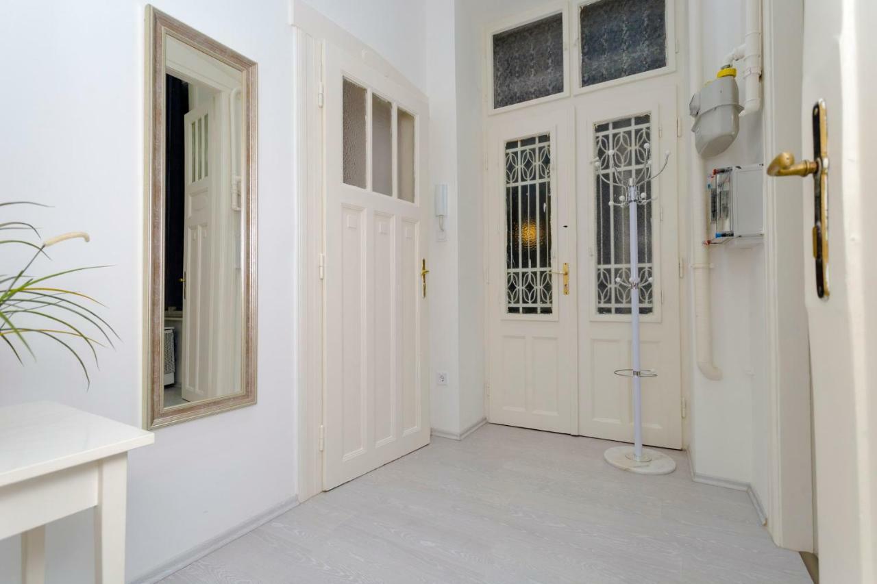 Boutique Residence Jokai - Apartment In The City Center Budapest Luaran gambar
