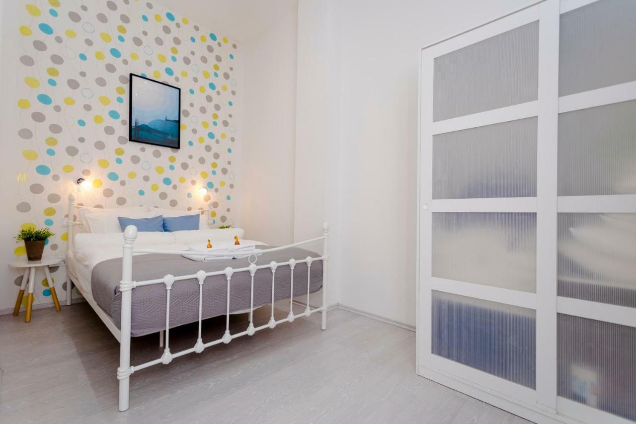 Boutique Residence Jokai - Apartment In The City Center Budapest Luaran gambar